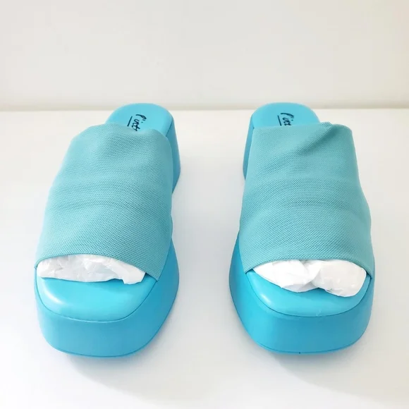 NWT Leather and Textile Slides - Picture 4 of 4